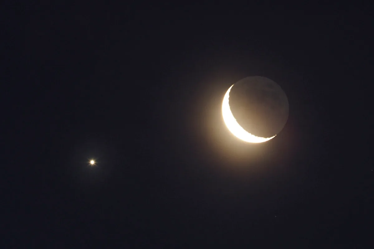 Jupiter and a crescent Moon. Credit: Vlad Georgescu