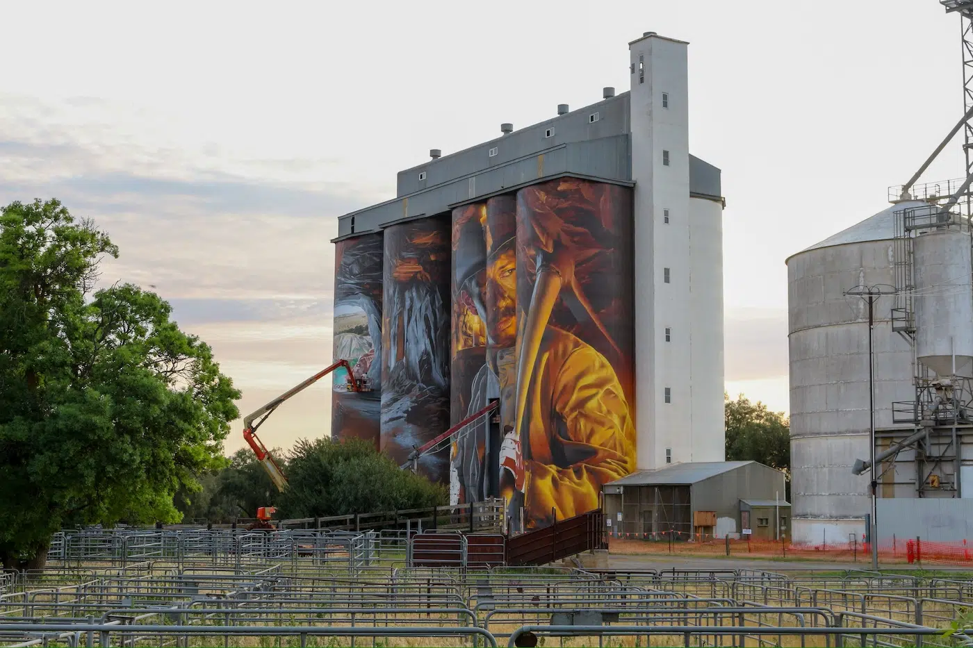 Kapunda Silo Mural by Smug