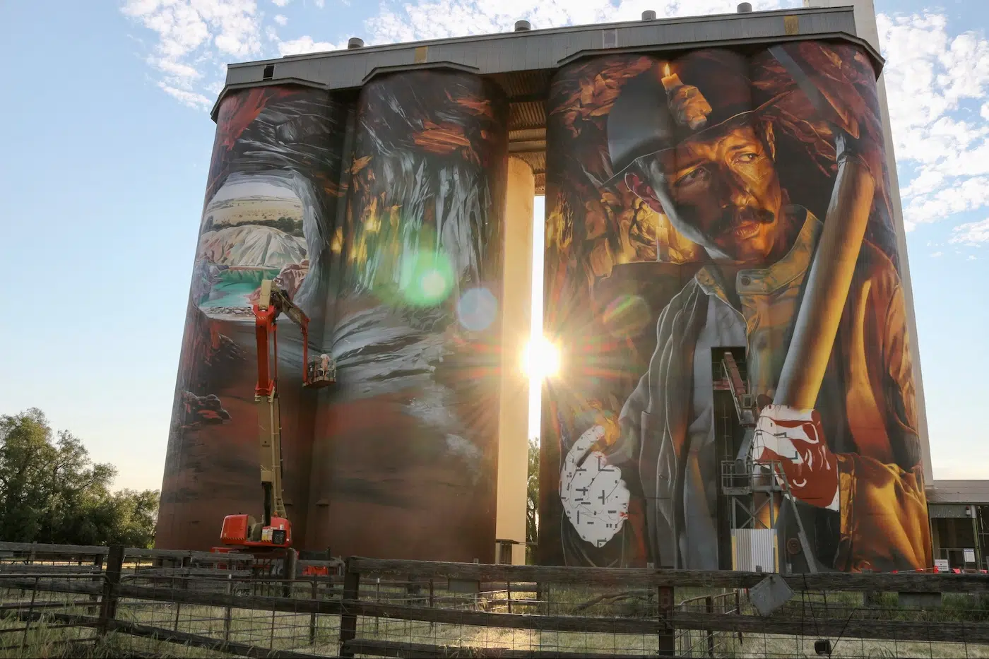 Kapunda Silo Mural by Smug