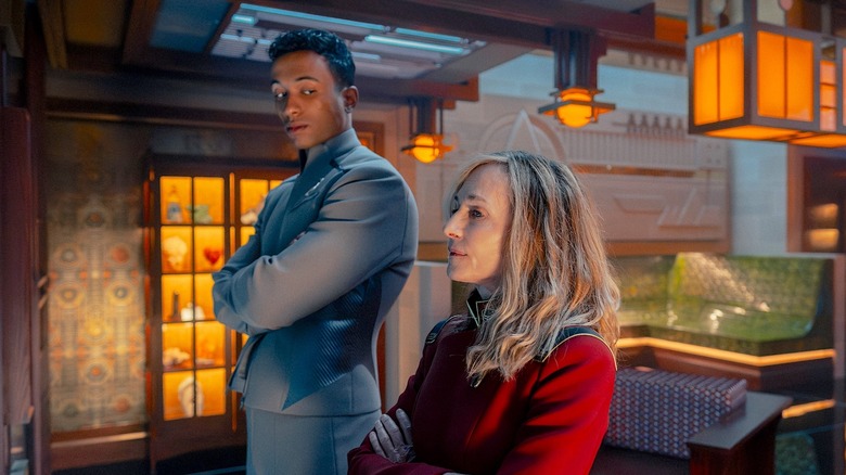 Caleb Mir and Nahla Ake in Star Trek: Starfleet Academy