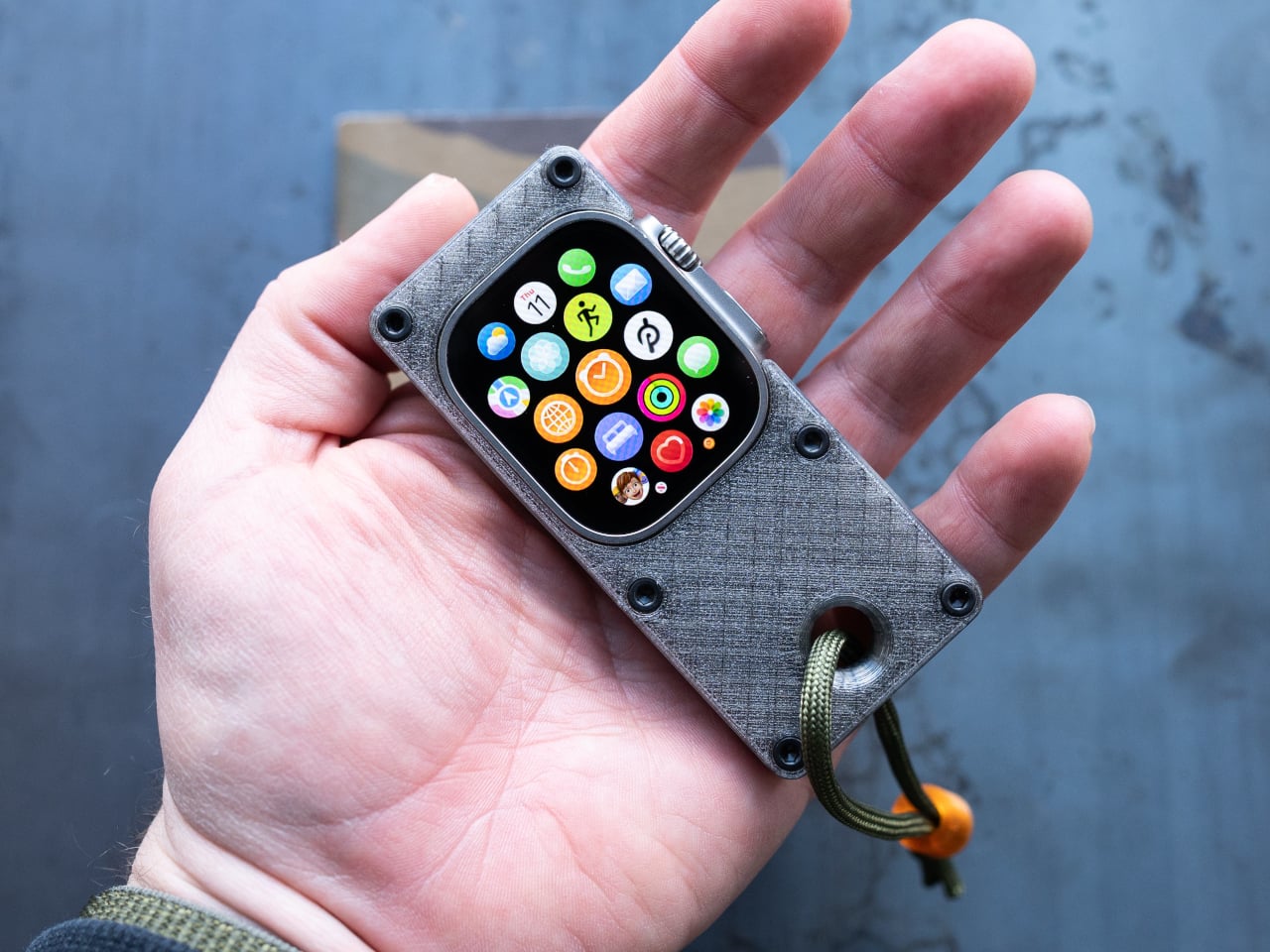 Wear Your Real Watch: This Case Turns Apple Watch into a Mini Handheld