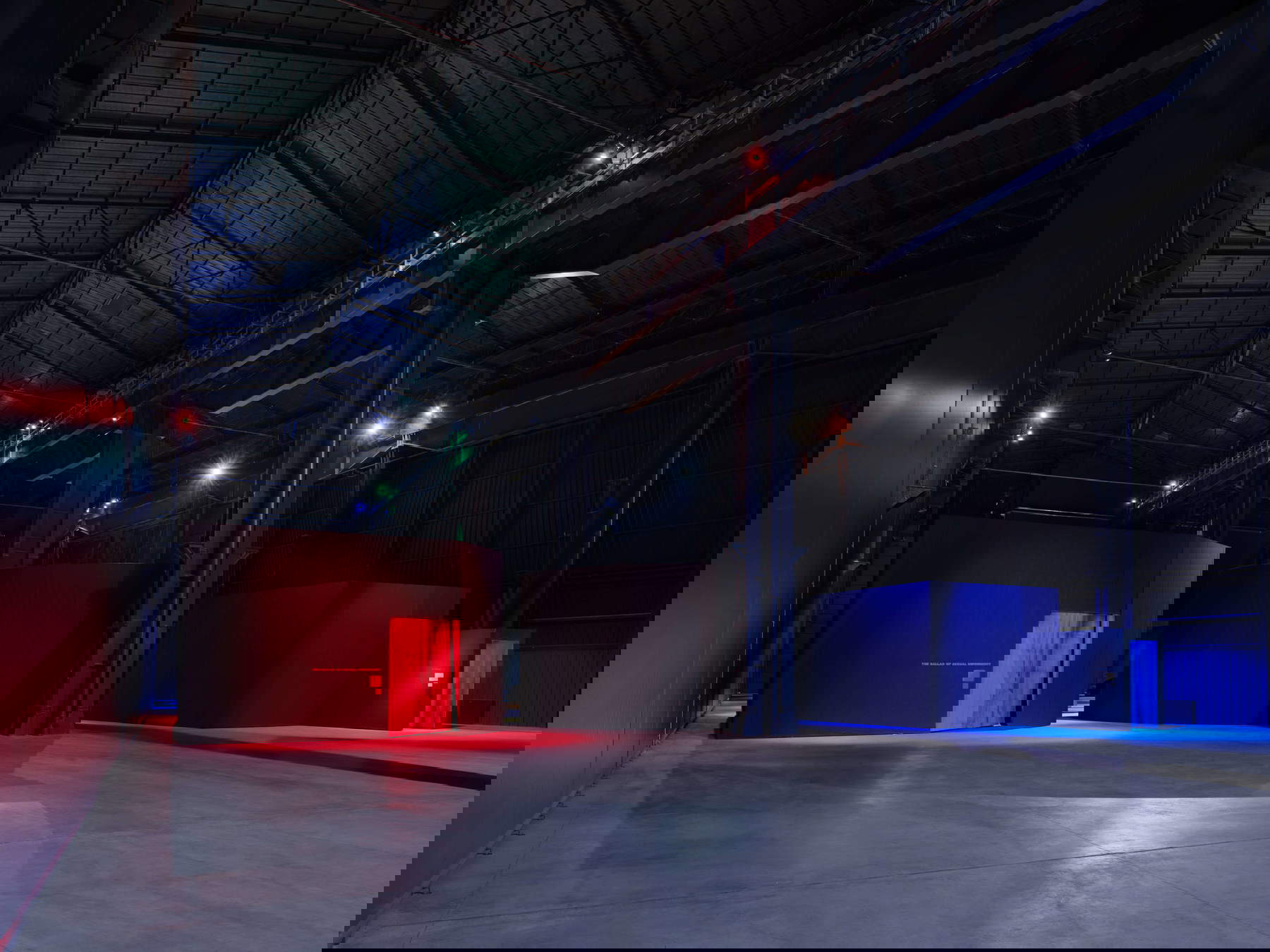 Exhibition layouts of the exhibition Nan Goldin. This Will Not End Well © Nan Goldin, courtesy of the artist, Gagosian and Pirelli HangarBicocca, Milan. Photo: Agostino Osio