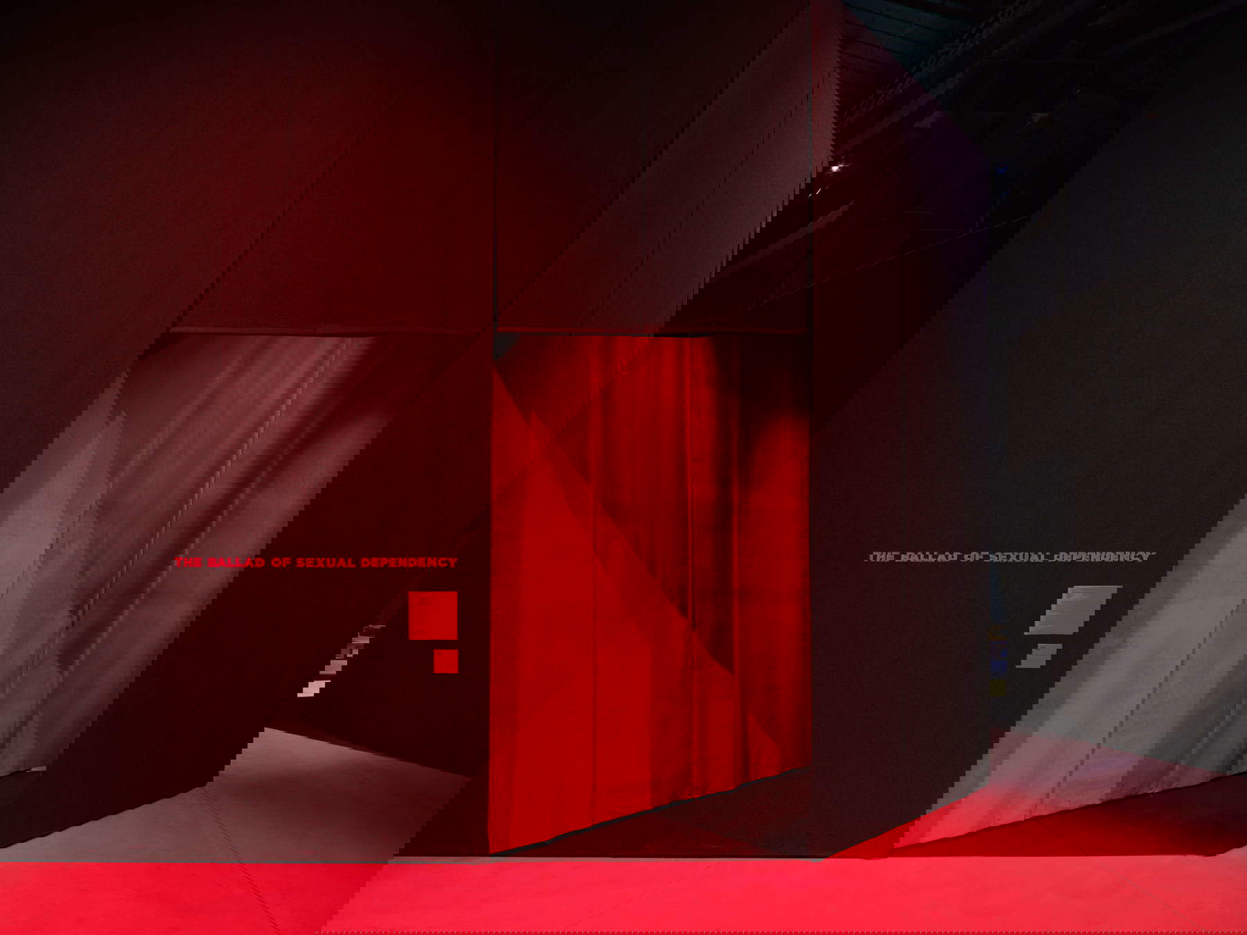 Exhibition layouts of the exhibition Nan Goldin. This Will Not End Well © Nan Goldin, courtesy of the artist, Gagosian and Pirelli HangarBicocca, Milan. Photo: Agostino Osio