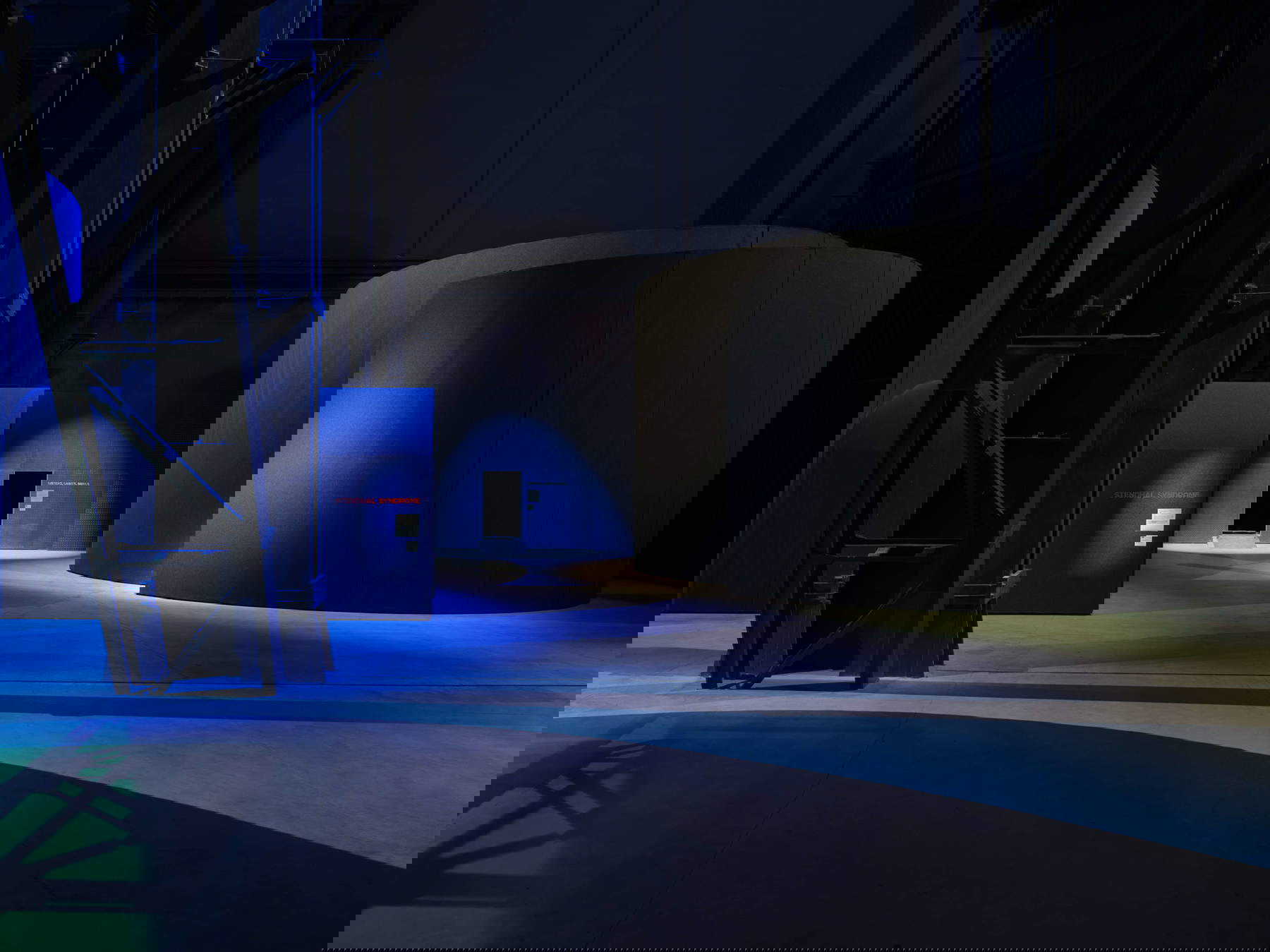 Exhibition layouts of the exhibition Nan Goldin. This Will Not End Well © Nan Goldin, courtesy of the artist, Gagosian and Pirelli HangarBicocca, Milan. Photo: Agostino Osio