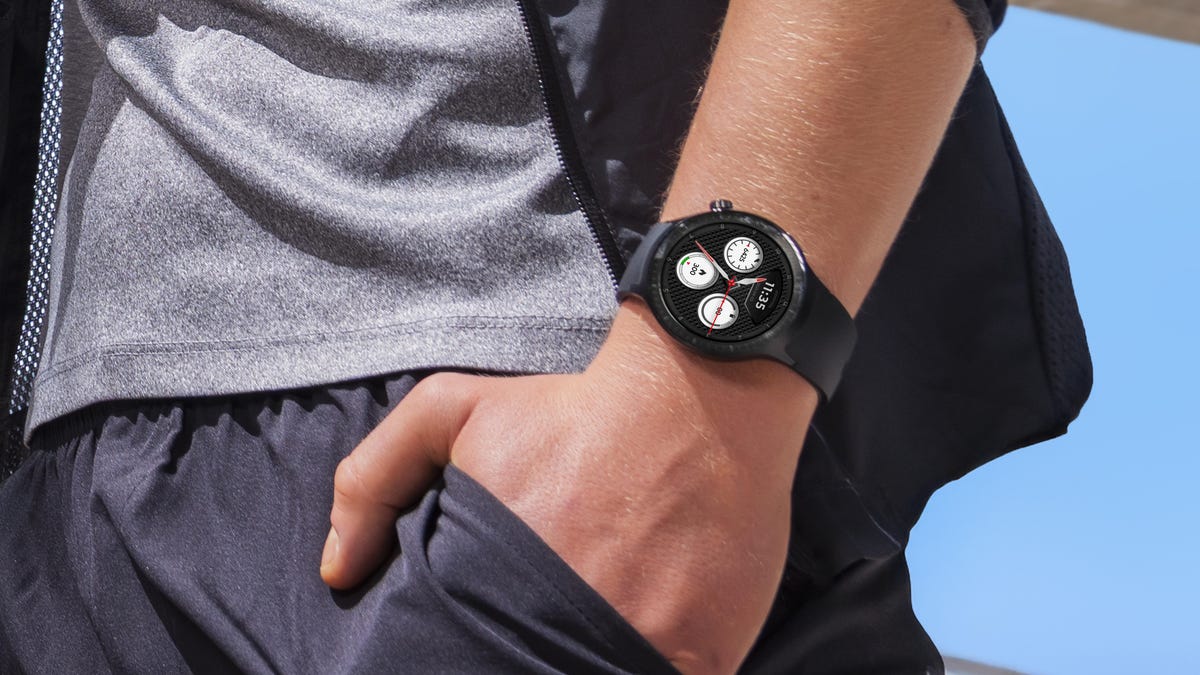 Motorola's Moto Watch Is Officially Here With Polar-Level Fitness Cred