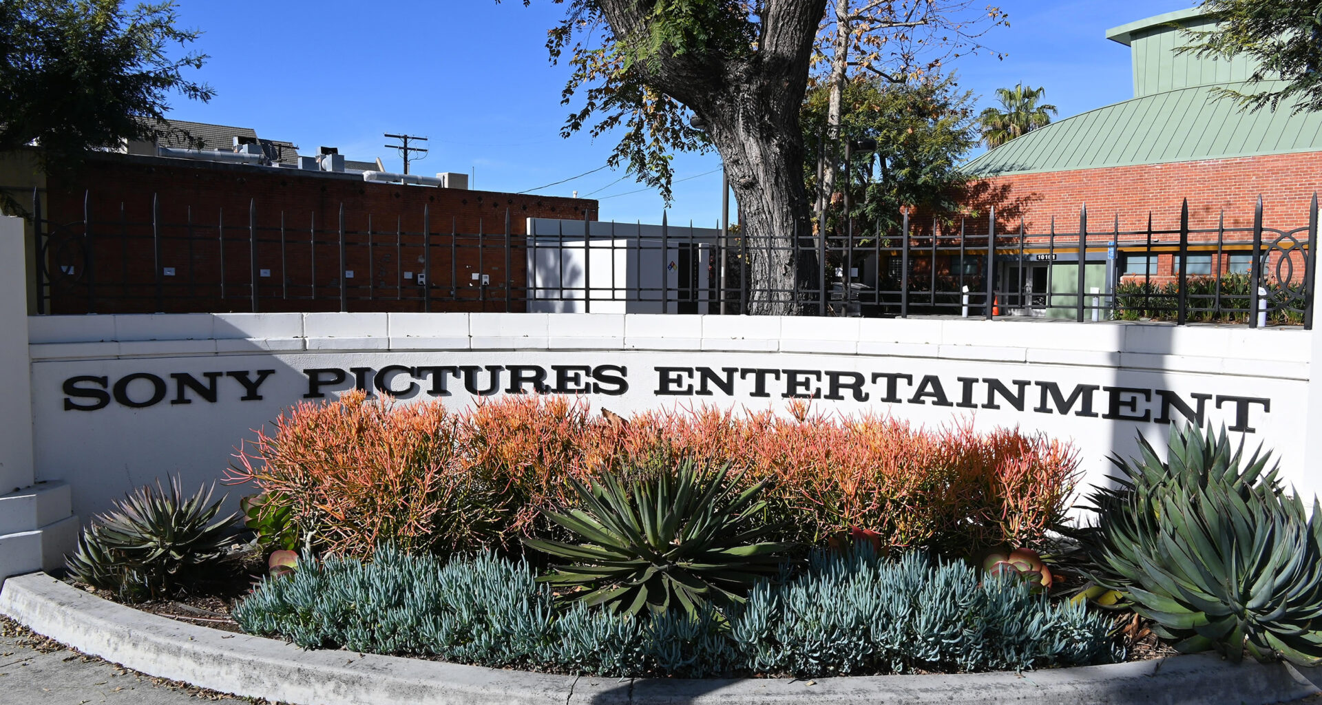 Netflix and Sony Pictures Expand Global Pay-1 Deal in Landmark Licensing Agreement