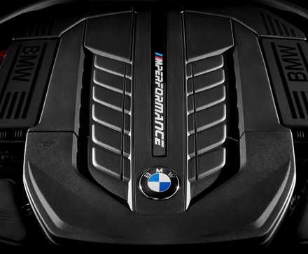 bmw-m760li-xdrive-engine studio shot