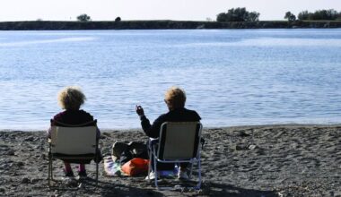 Record number of Greeks heading for retirement