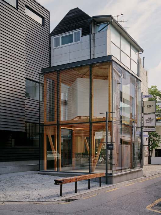 Perfumer H Seoul / Chakchak Studio - Exterior Photography, Door, Glass