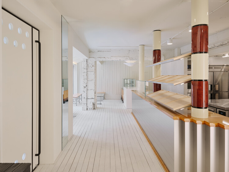 P·P·BAKERY / Studio Tama - Interior Photography, Column