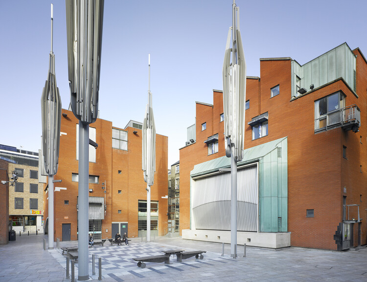 Revisiting 2025: 20 Classic Projects and Defining Stories in Architecture - Image 14 of 23