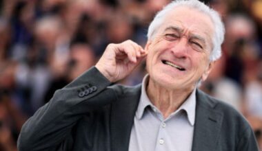 Robert De Niro drops F-bomb on Trump at Golden Globes; audience erupts