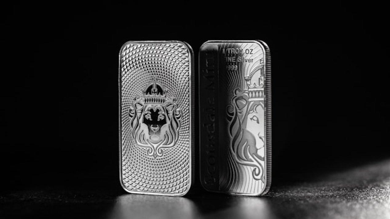 Silver Rally Accelerates Toward US$150/oz Amid Supply Crunch