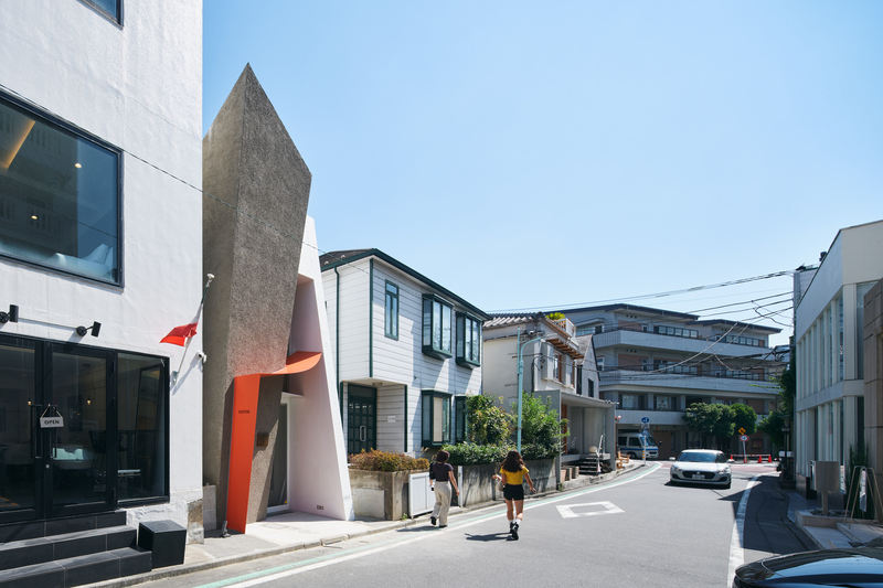sculpted volumes for plotter tokyo flagship shop by angel estevez met 2