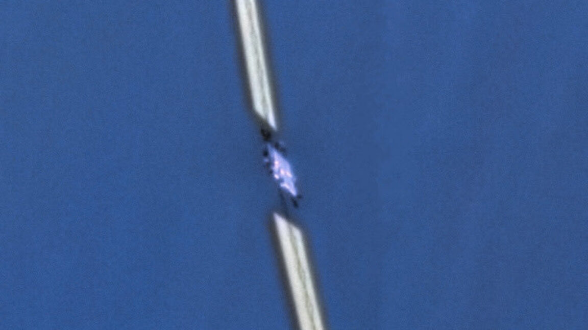 SpaceX begins “significant reconfiguration” of Starlink satellite constellation