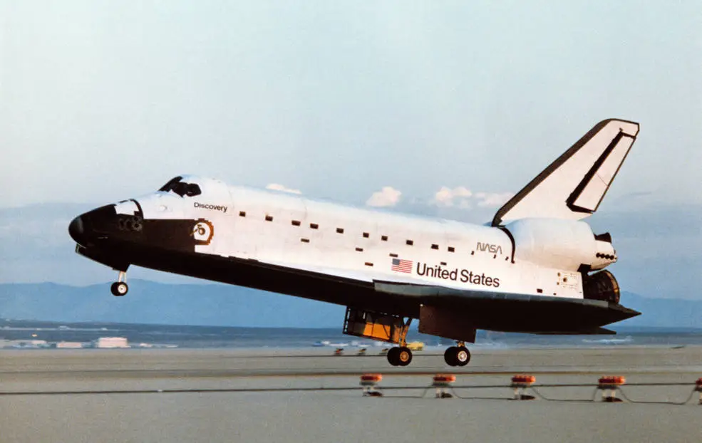 Discovery Stays Put: NASA Halts Plan to Move Space Shuttle from Smithsonian 12 sts 41d landing 41d 03299