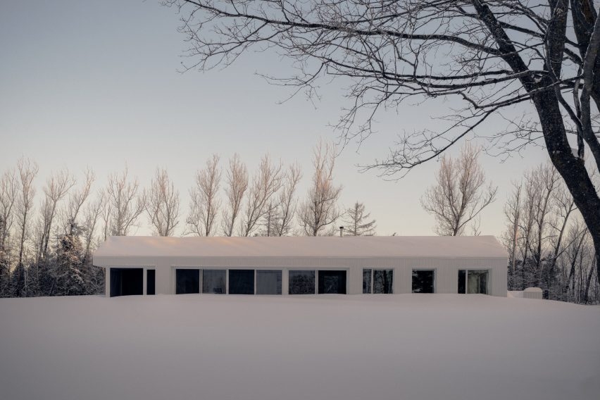 House in Canada by Atelier Kastelic Buffey