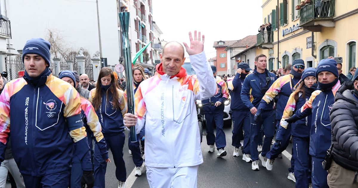 MC2026 Coca-Cola OTR White