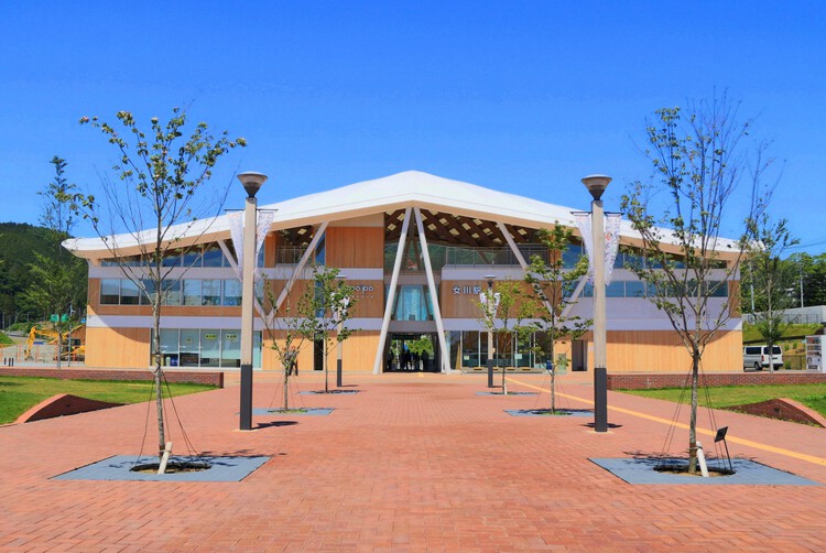 “Built Environment: An Alternative Guide to Japan” Exhibition in Montréal Examines Resilient Japanese Architecture - Image 5 of 23