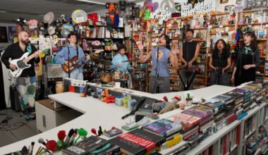 Tiny Desk Concert : NPR