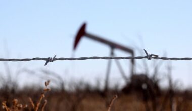 As Permian Shifts From Expansion to Endurance, Shale Producers Reach for More EOR, Horseshoe Wells, and AI