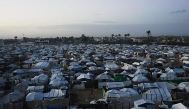 Hamas says it will dissolve its Gaza government when new Palestinian body takes over