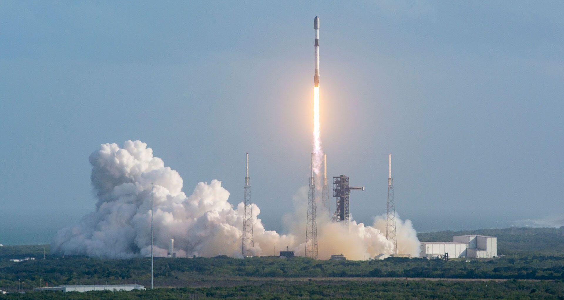 SpaceX launches 29 Starlink satellites into orbit from Florida (video)