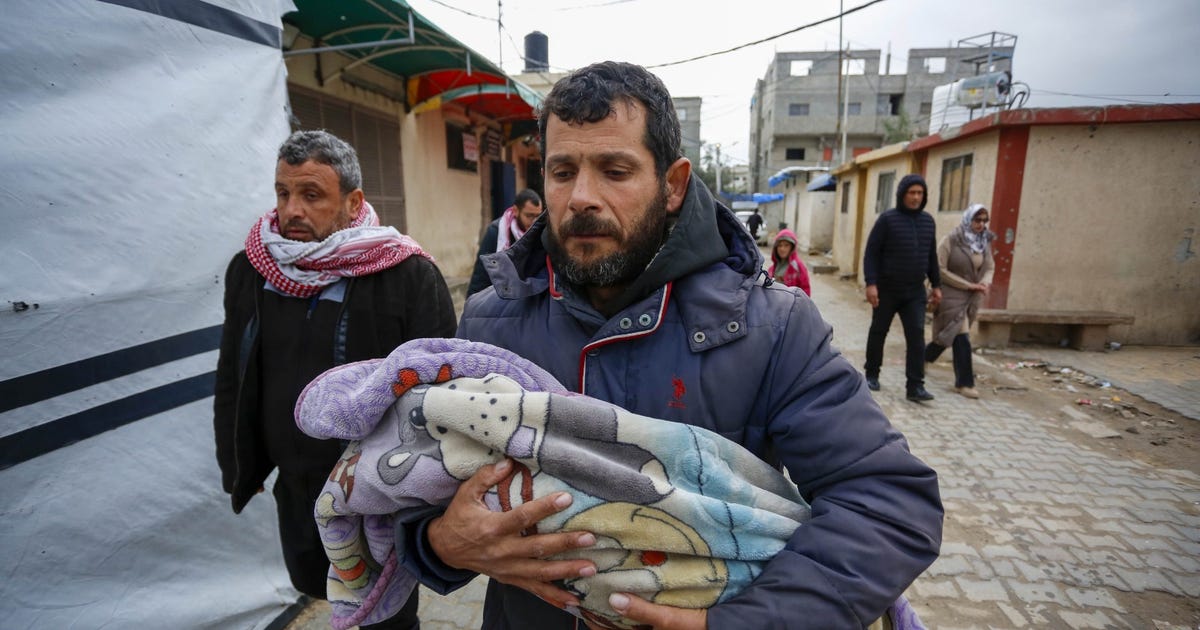Storm in Gaza leaves infant dead from exposure as six killed in building collapse - Haaretz