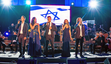 Kol Esperanza delivers uplifting musical concert for Beth Israel audience