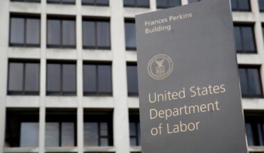 Strong jobs report likely to keep Fed on hold for a while