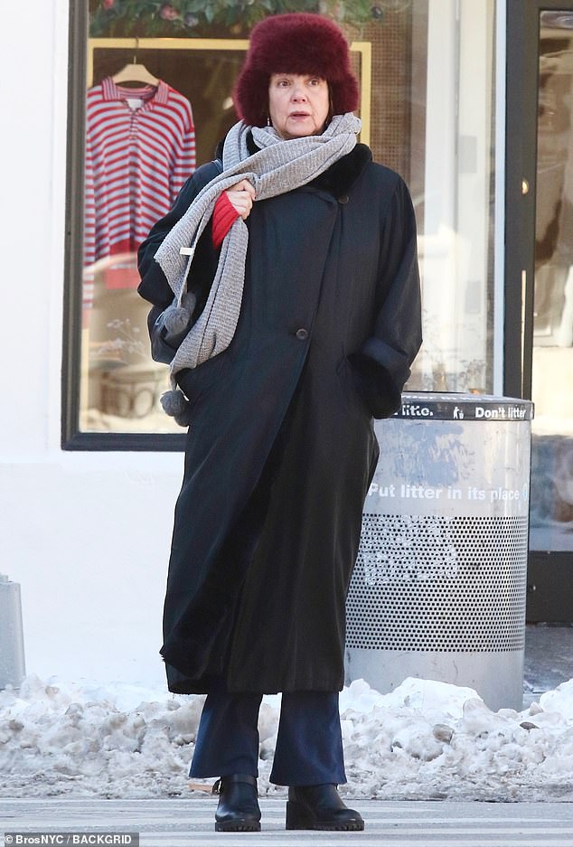 This actress has an incredible resume in Hollywood as she has popped up in many blockbusters. She worked opposite Will Smith in the 1996 film Independence Day. Who is this actress?