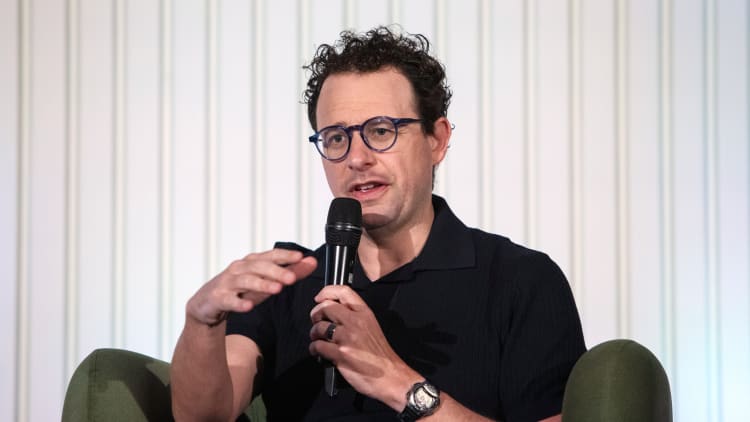 Anthropic faces a 'lose-lose' battle as it faces off with the Pentagon