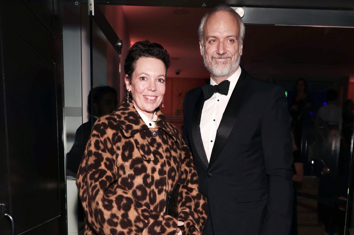 Olivia Colman describes herself to her husband as a gay man