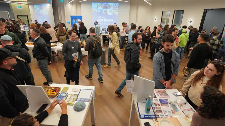Over 300 olim gather in Tel Aviv for 'Meet Tel Aviv' community fair