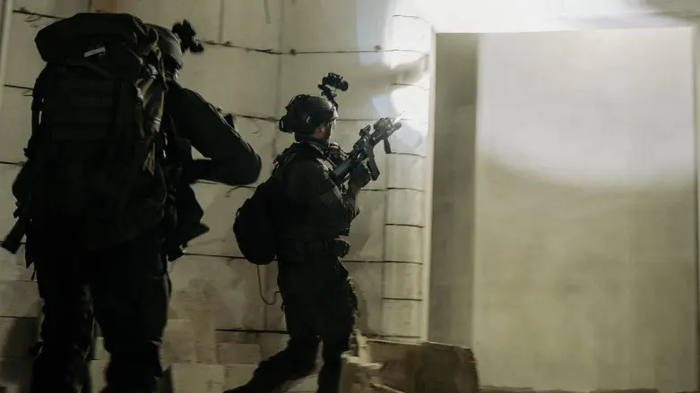 Watch: Wave of nighttime arrests in Judea and Samaria