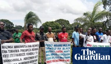 Thousands of Malawi businesses close in protest over tax changes | Global development