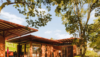 Córrego do Bispo Linear Park / Natureza Urbana