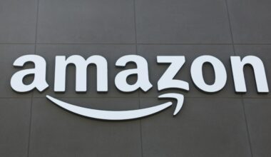 Amazon shares plunge as AI costs climb