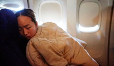 Doctors Share The Symptoms That Make Air Travel Unsafe