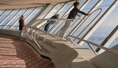 CN Tower renovation allows visitors to lean out over Toronto | News