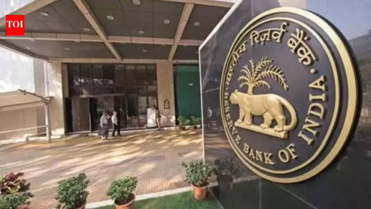 GDP growth outlook raised to 7.4%, repo rate stays at 5.25%