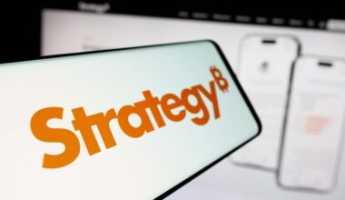 'No Reasonable Scenario' Forces Strategy To Sell Bitcoin As $440 Target Stands: TD Cowen