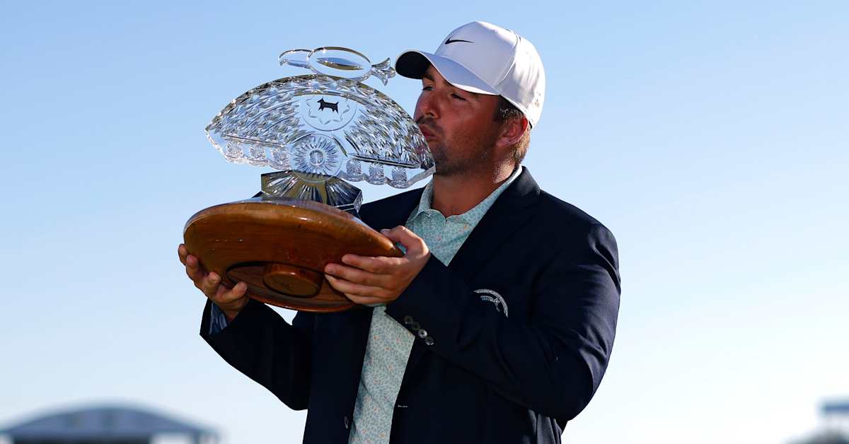 Chris Gotterup wins WM Phoenix Open on first playoff hole as Hideki Matsuyama stumbles at finish