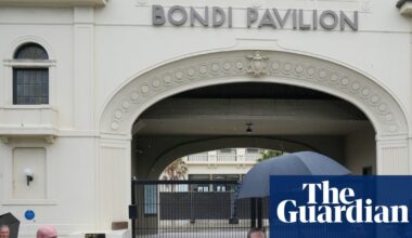 Isaac Herzog meets survivors of Bondi terror attack saying ‘when one Jew is hurt, all Jews feel their pain’ | Bondi beach terror attack