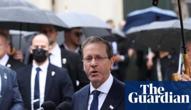 Isaac Herzog brings goodwill and a warning as he visits Bondi beach after terror attack | Bondi beach terror attack