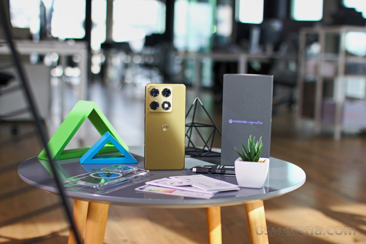 Motorola Signature in for review