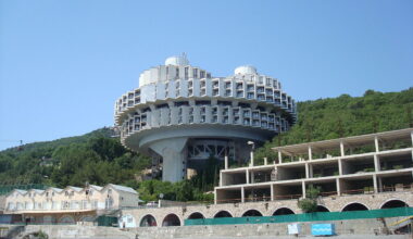 Druzhba Sanatorium: A Soviet Monument Suspended Between Earth and Sea