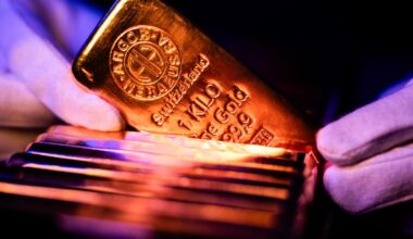 Silver Jumps Above $85 an Ounce as Traders Weigh Market Balance