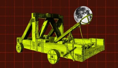 Erratic Elon Musk Tells Employees to Build Massive Catapult on Moon