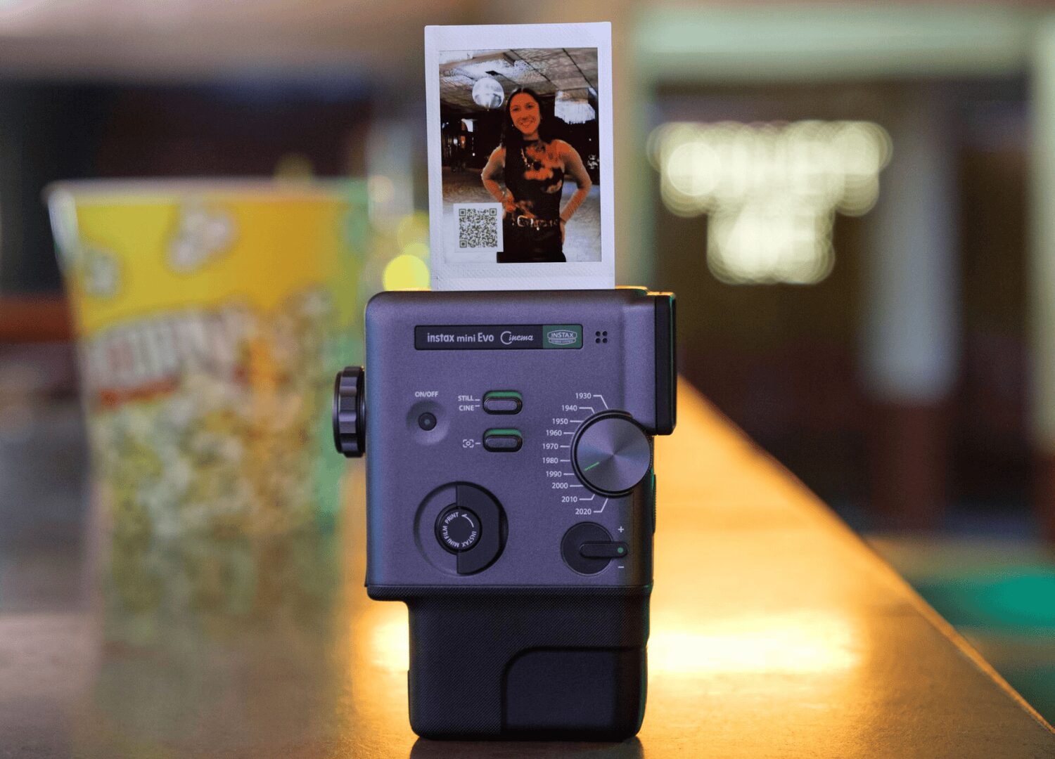 instax mini Evo Cinema™, FUJIFILM © FUJIFILM